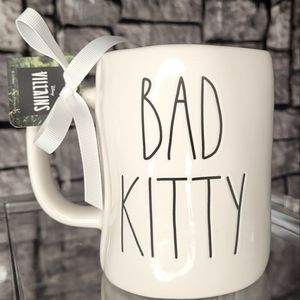 NWT Rae Dunn Disney Villians Mug